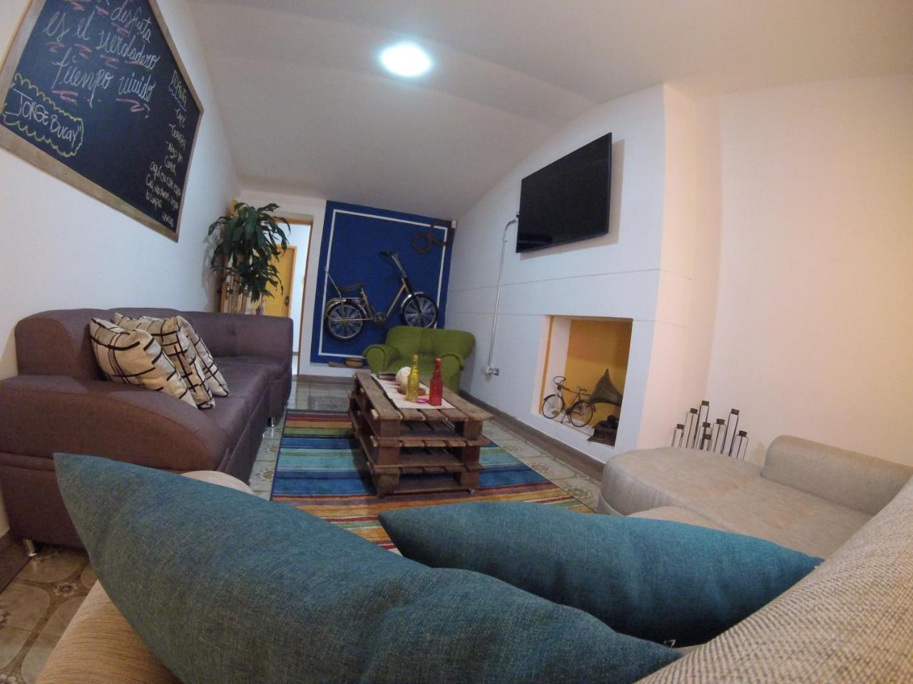 La Otra Mitad Hostel Armenia  Bagian luar foto