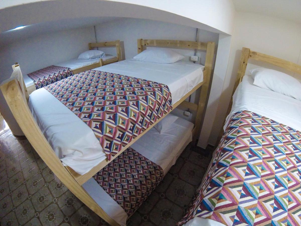 La Otra Mitad Hostel Armenia  Bagian luar foto